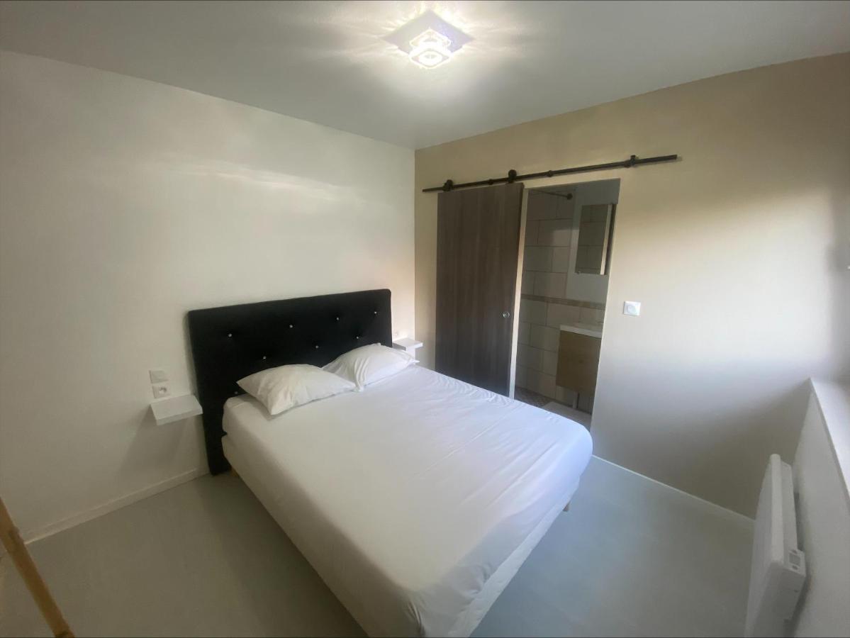 California Hotel Maretz Екстериор снимка