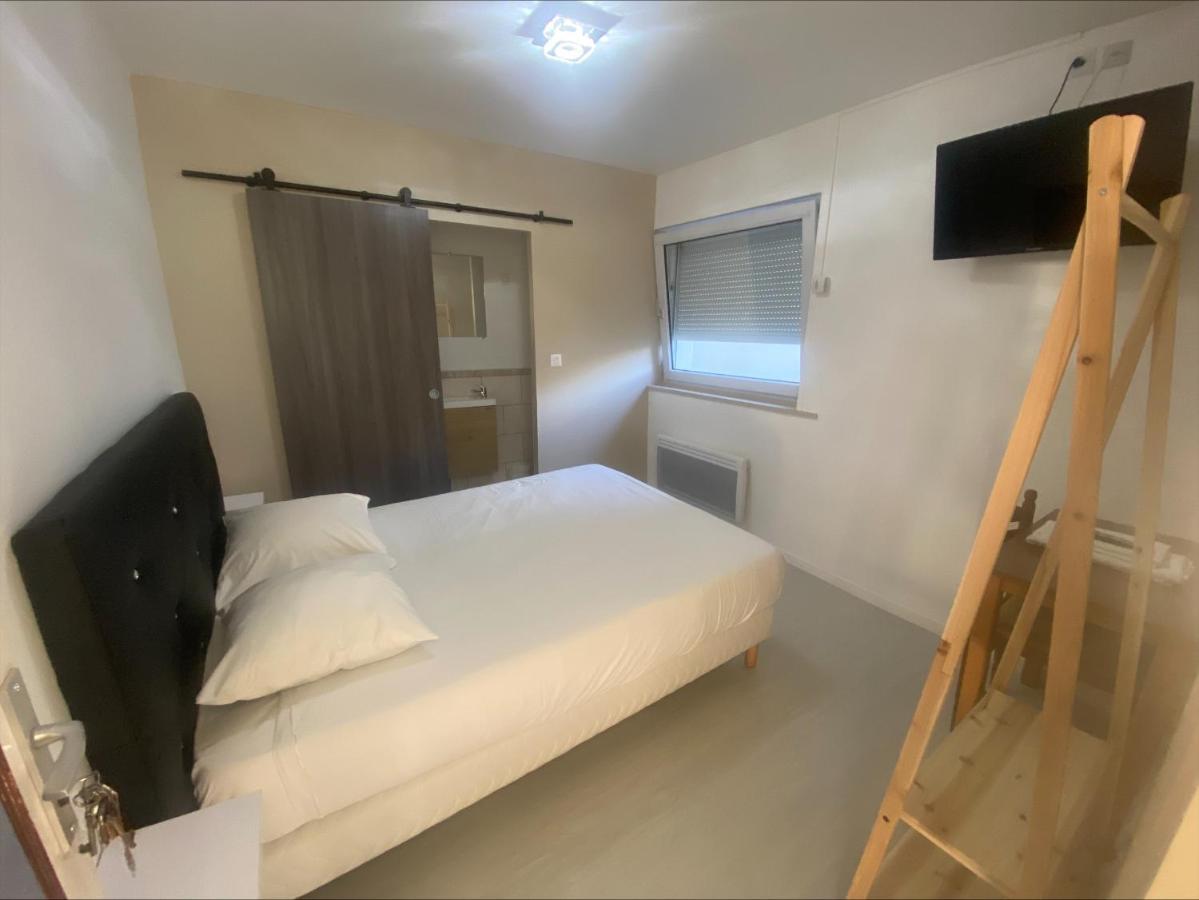 California Hotel Maretz Екстериор снимка