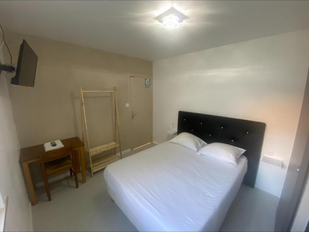 California Hotel Maretz Екстериор снимка